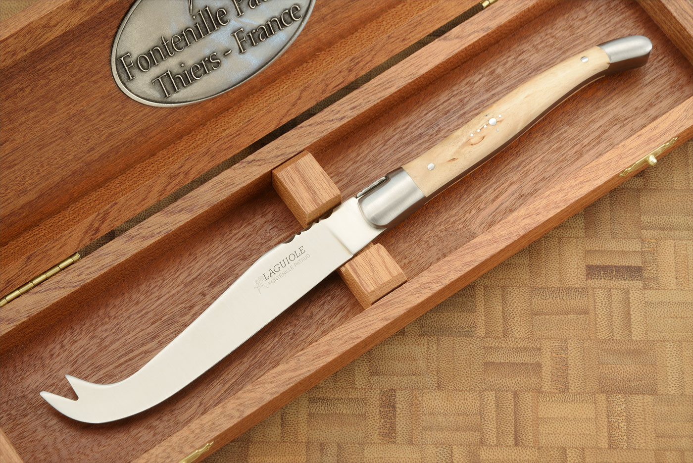 Laguiole Cheese Knife with Masur Birch